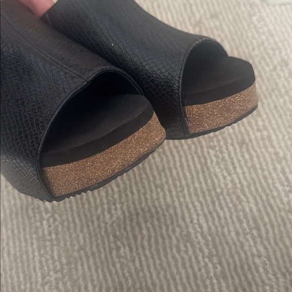 Black Textured Slide Sandals - Picture 7 of 7